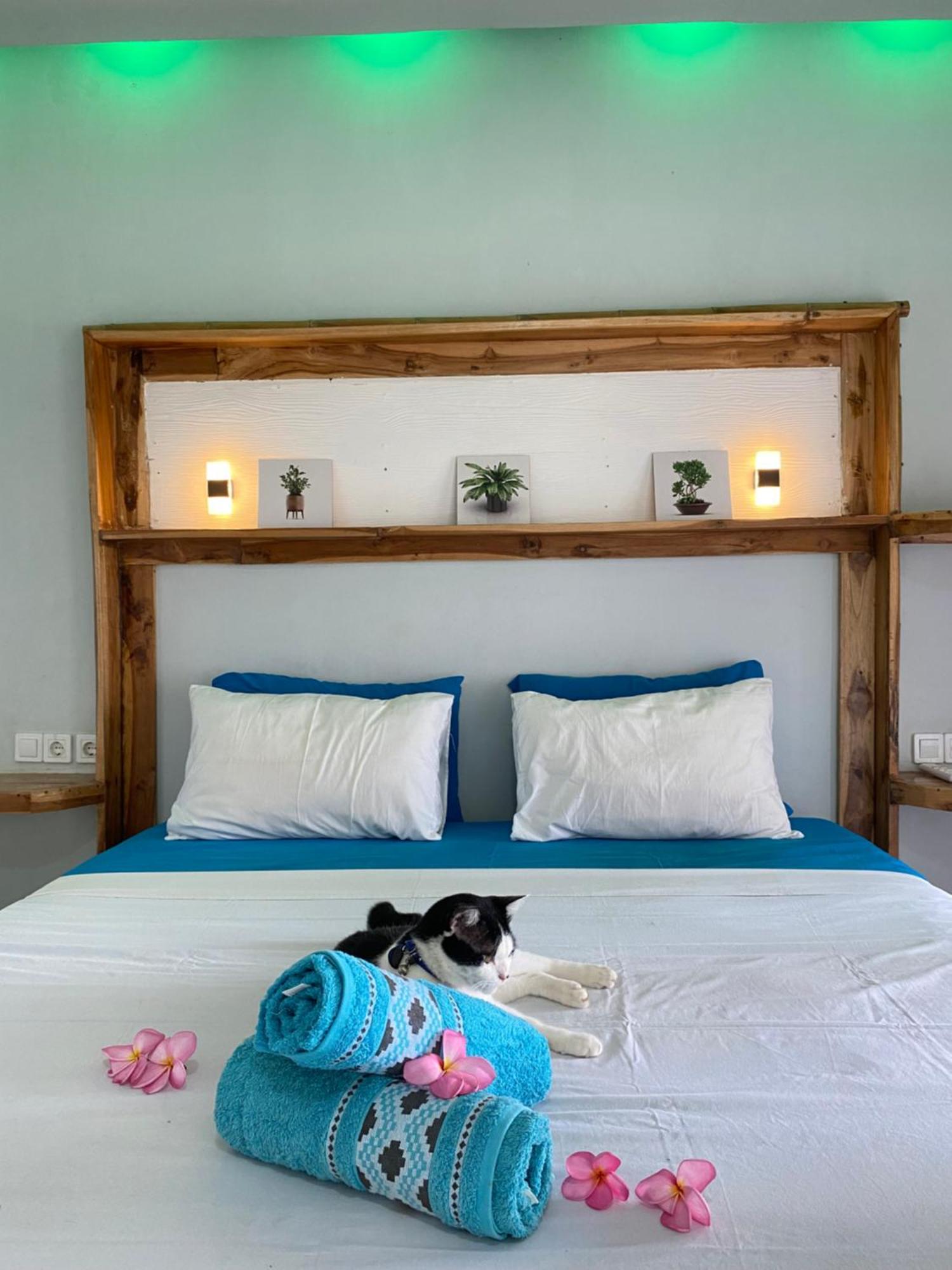 Marta House Gili Air Hotel Exterior photo