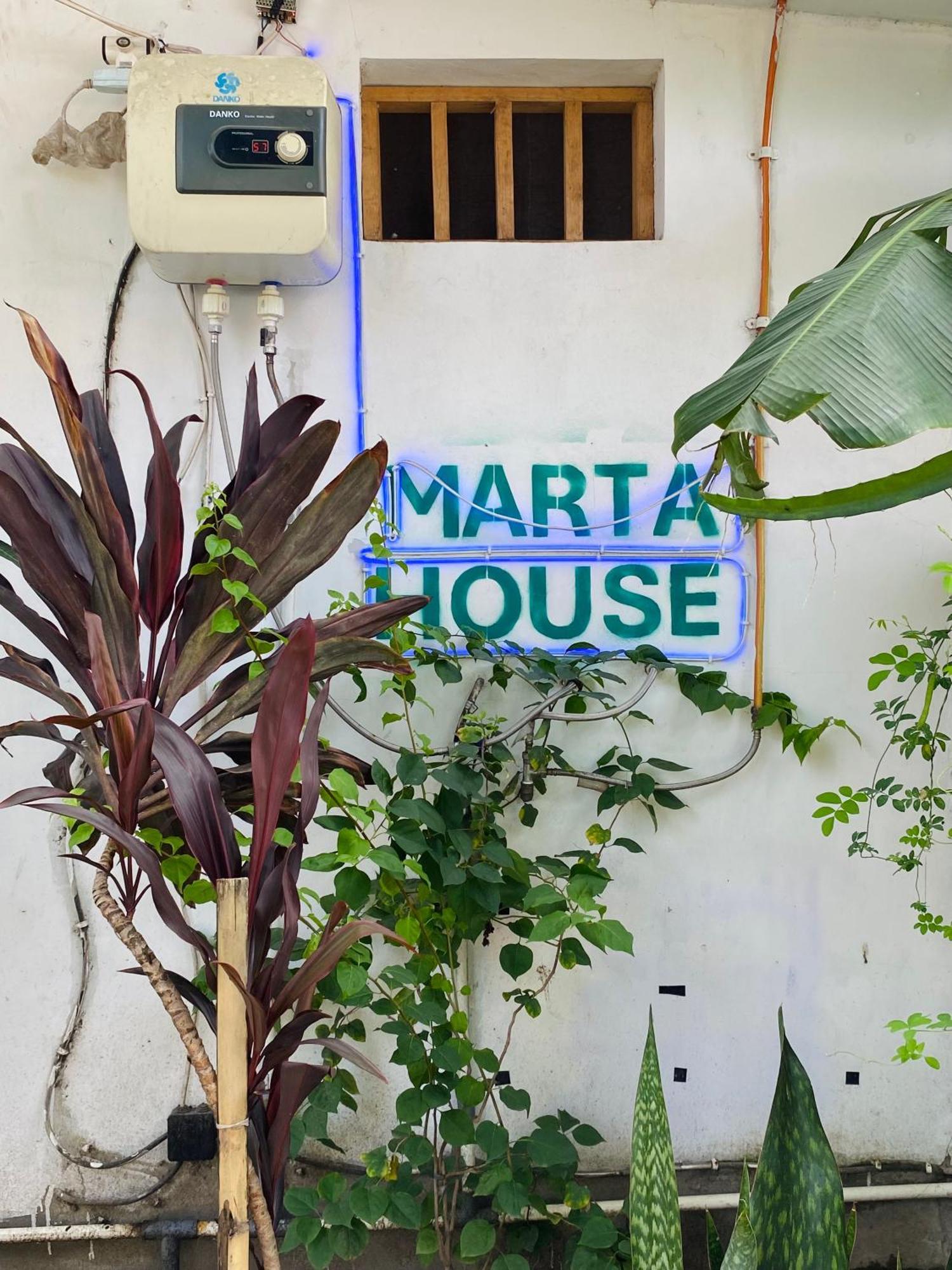 Marta House Gili Air Hotel Exterior photo