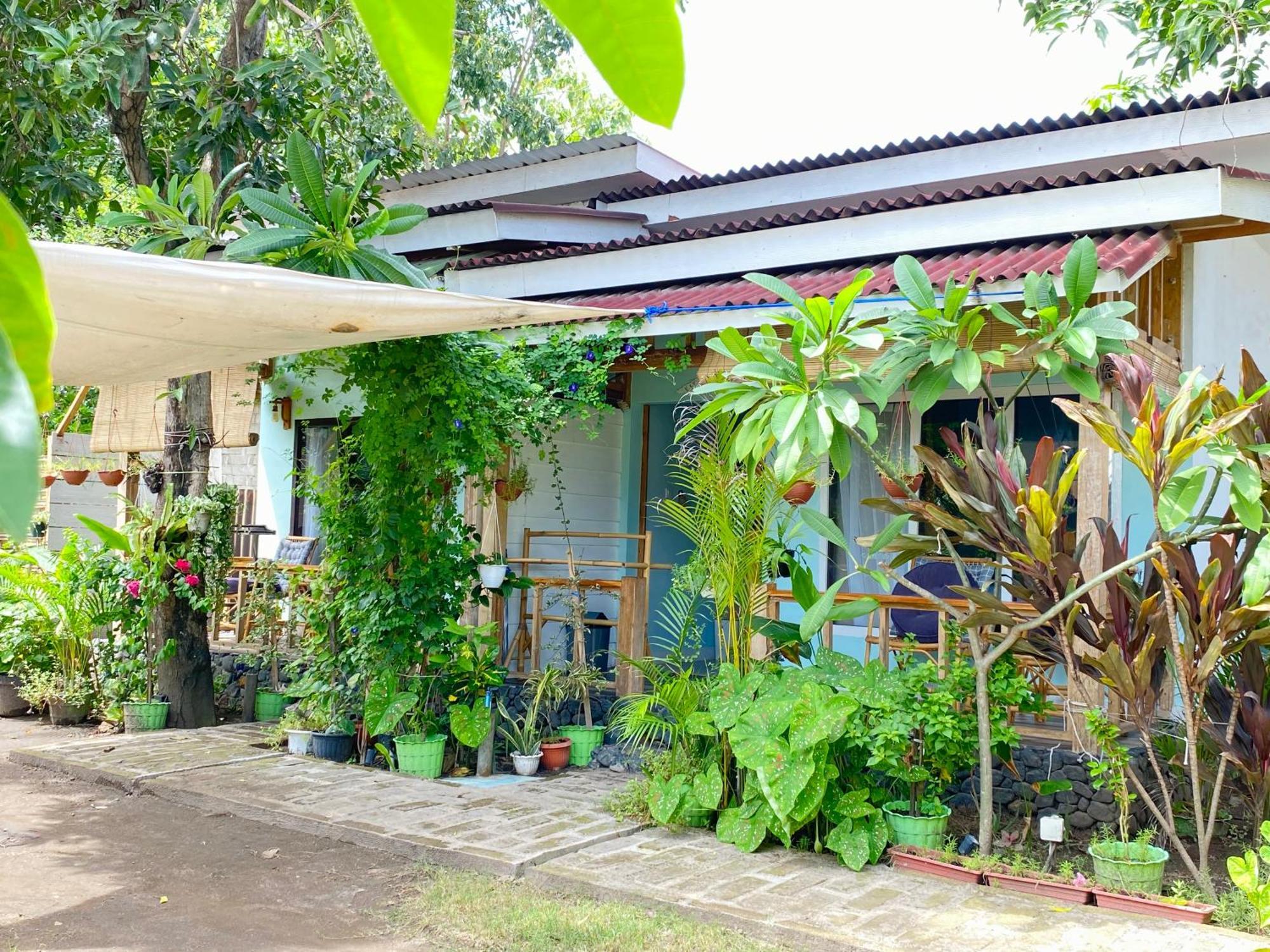 Marta House Gili Air Hotel Exterior photo