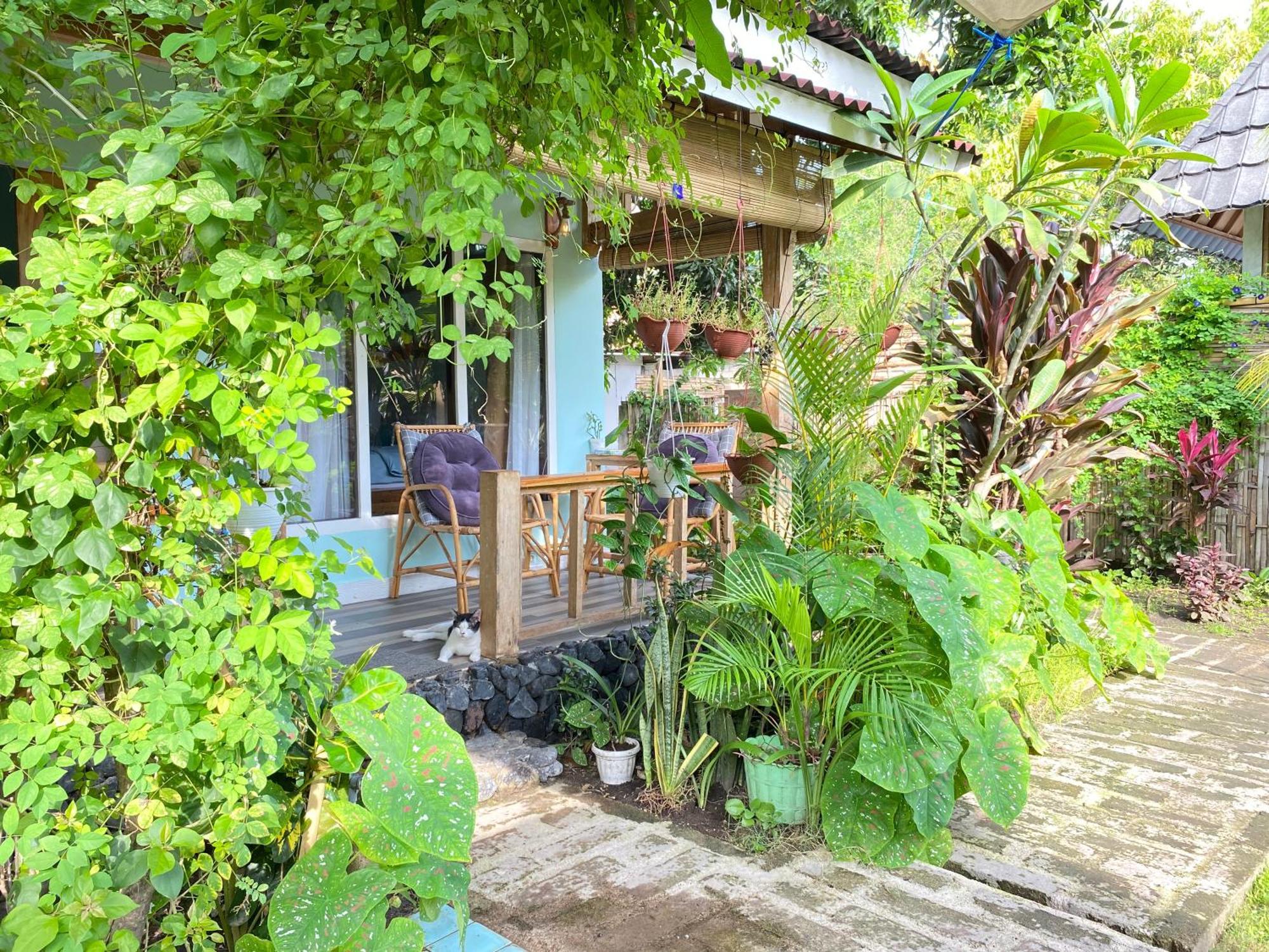 Marta House Gili Air Hotel Exterior photo