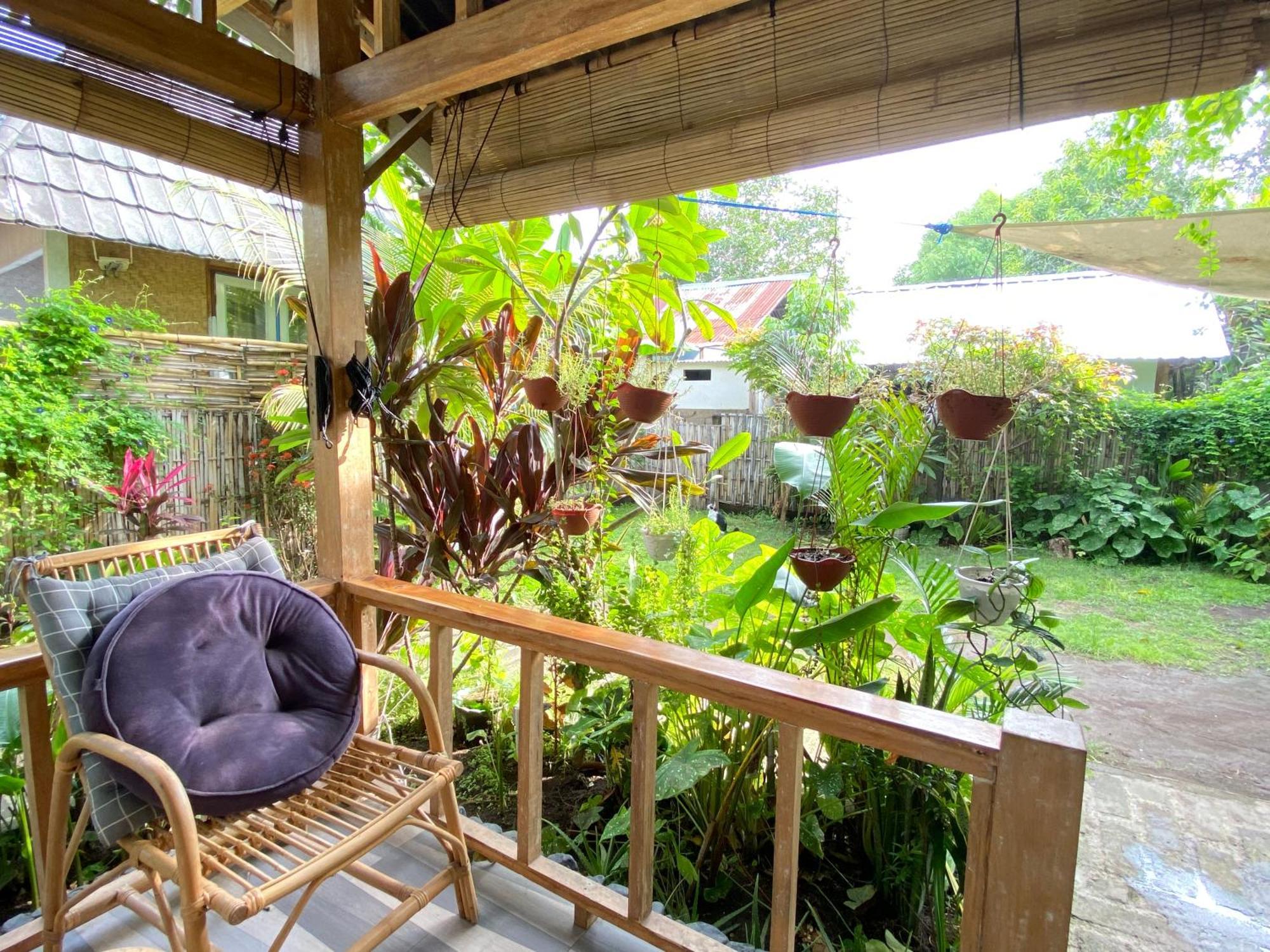 Marta House Gili Air Hotel Exterior photo